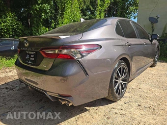 2022 Toyota Camry SE - miniatura 3