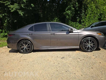 2022 Toyota Camry SE - miniatura 4