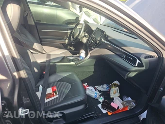 2022 Toyota Camry SE - miniatura 8