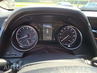 2022 Toyota Camry SE - miniatura 6