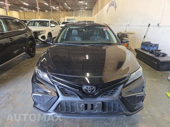 2022 Toyota Camry SE - miniatura 2