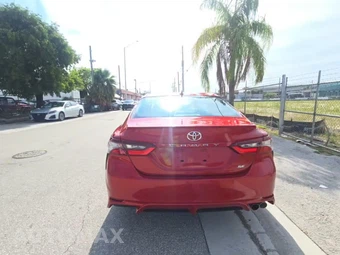 2022 Toyota Camry SE - miniatura 4