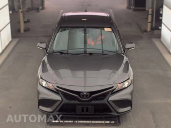 2022 Toyota Camry SE - miniatura 2