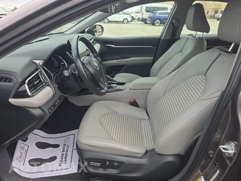 2022 Toyota Camry SE - miniatura 7