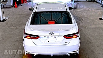 2022 Toyota Camry SE - miniatura 5