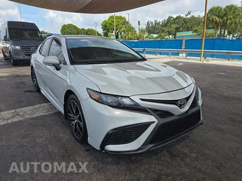 2022 Toyota Camry SE - miniatura 3