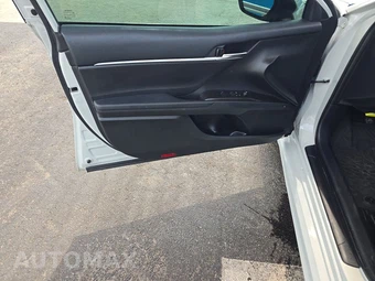 2022 Toyota Camry SE - miniatura 9