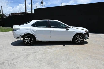 2022 Toyota Camry SE - miniatura 6