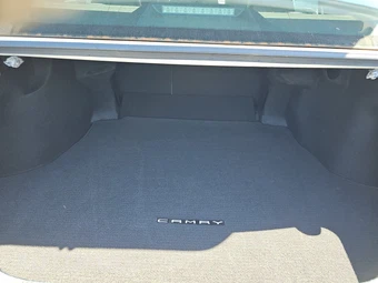 2022 Toyota Camry SE - miniatura 17