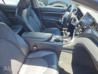 2022 Toyota Camry SE - miniatura 8