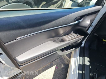 2022 Toyota Camry SE - miniatura 9