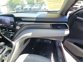 2022 Toyota Camry SE - miniatura 19