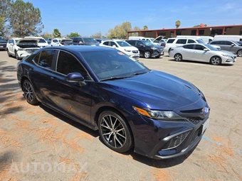 2022 Toyota Camry SE - miniatura 3