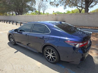 2022 Toyota Camry SE - miniatura 6