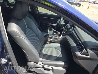 2022 Toyota Camry SE - miniatura 8