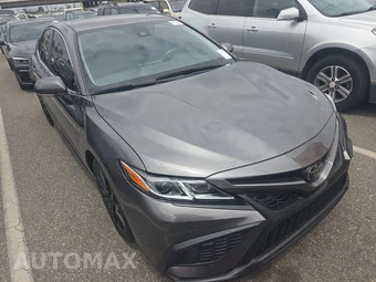 2022 Toyota Camry SE - miniatura 3