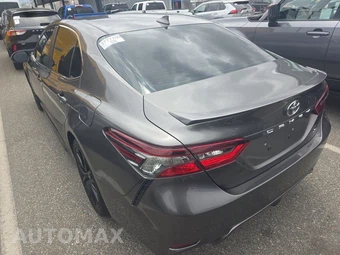 2022 Toyota Camry SE - miniatura 6