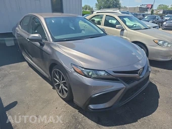 2022 Toyota Camry SE - miniatura 3