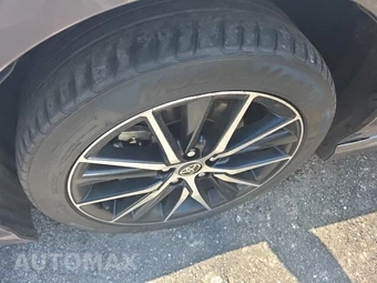 2022 Toyota Camry SE - miniatura 8