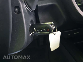 2022 Toyota Camry SE - miniatura 8