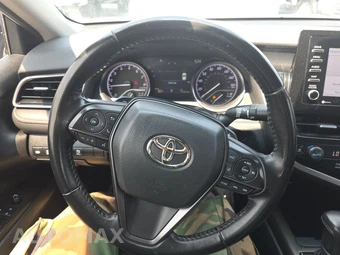 2022 Toyota Camry SE - miniatura 10