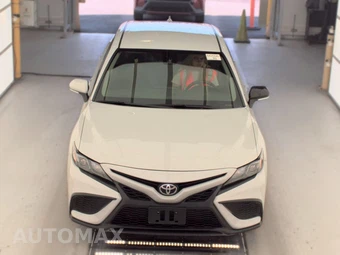 2022 Toyota Camry SE - miniatura 2