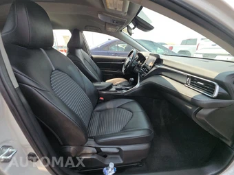 2022 Toyota Camry SE - miniatura 8