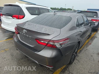 2022 Toyota Camry SE - miniatura 4