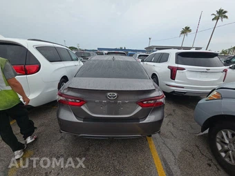 2022 Toyota Camry SE - miniatura 5