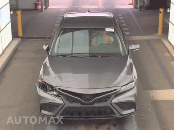 2022 Toyota Camry SE - miniatura 2