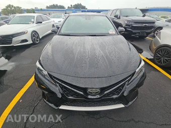 2022 Toyota Camry SE - miniatura 2