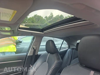 2022 Toyota Camry SE - miniatura 18