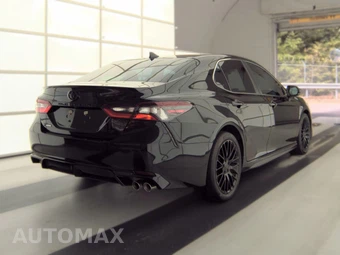 2022 Toyota Camry SE - miniatura 4