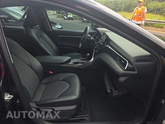 2022 Toyota Camry SE - miniatura 8