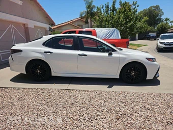 2022 Toyota Camry SE Nightshade Edition - miniatura 4