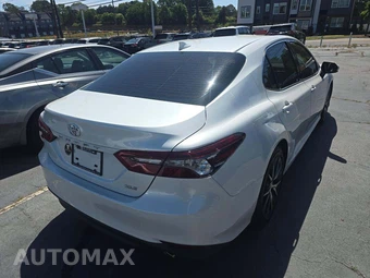 2022 Toyota Camry XLE - miniatura 3