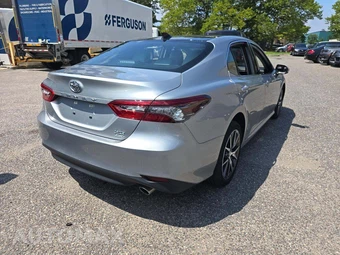 2022 Toyota Camry XLE - miniatura 3