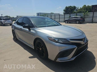 2022 Toyota Camry XSE - miniatura 2