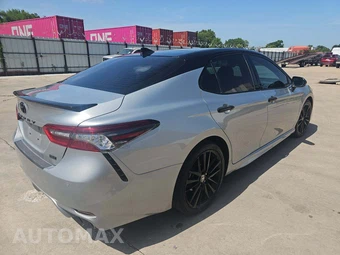 2022 Toyota Camry XSE - miniatura 3