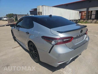 2022 Toyota Camry XSE - miniatura 4