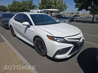 2022 Toyota Camry XSE - miniatura 3