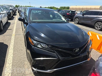 2022 Toyota Camry XSE - miniatura 2