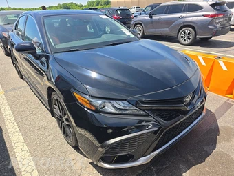 2022 Toyota Camry XSE - miniatura 3