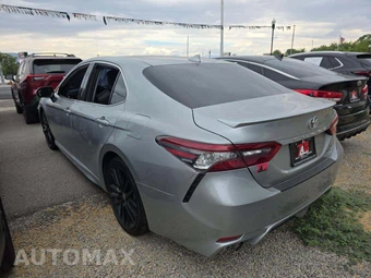 2022 Toyota Camry XSE - miniatura 2