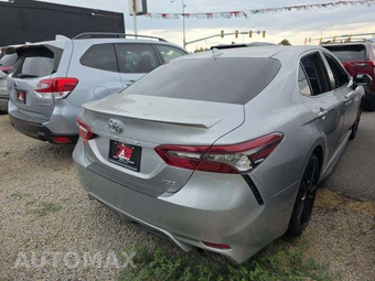 2022 Toyota Camry XSE - miniatura 3