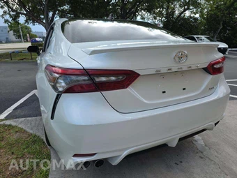 2022 Toyota Camry XSE - miniatura 3