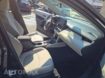 2022 Toyota Corolla Cross LE - miniatura 18