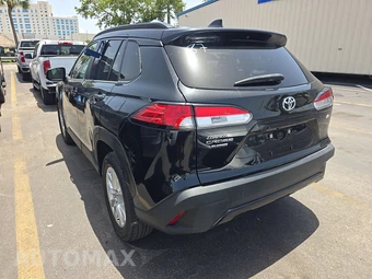 2022 Toyota Corolla Cross LE – miniatura 6