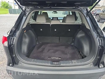2022 Toyota Corolla Cross LE - miniatura 13