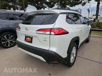 2022 Toyota Corolla Cross LE - miniatura 3